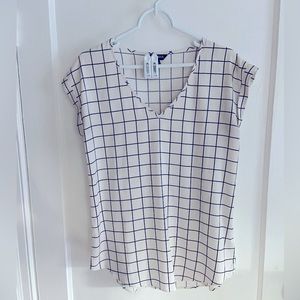 EXPRESS Women’s V Neck Blouse Size Medium